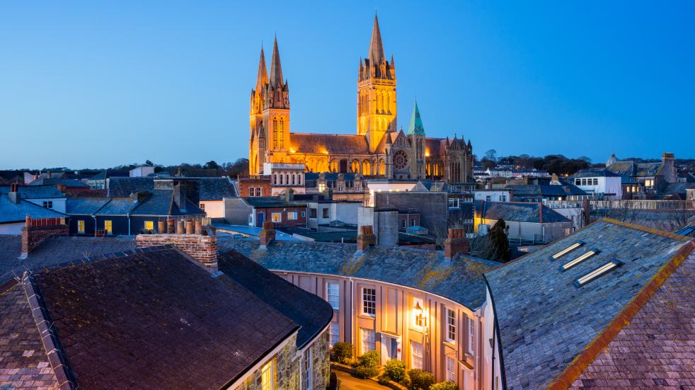 truro in cornwall at night